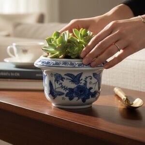 Vintage Chinese Blue and White
Porcelain Miniature Butterfly Planter Pot